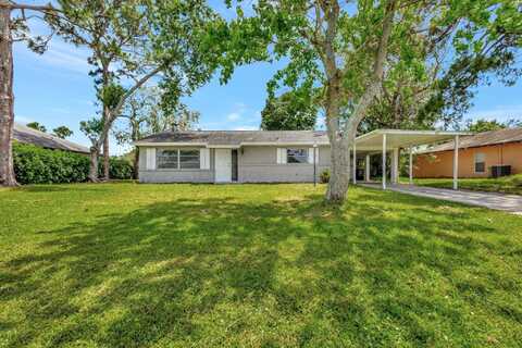 250 SW Thornhill Drive, Port Saint Lucie, FL 34984
