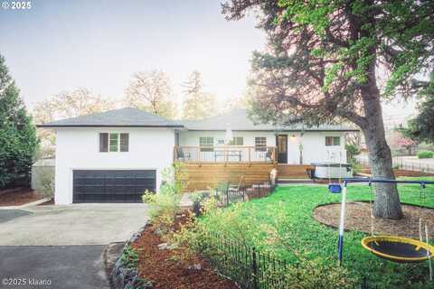 8510 SW Cedarcrest ST, Portland, OR 97223