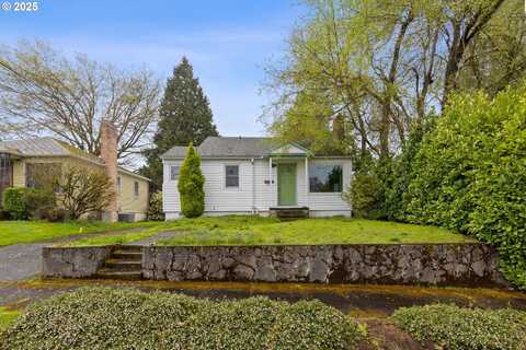 5737 NE CESAR E CHAVEZ BLVD, Portland, OR 97211