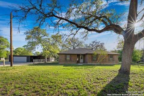 123 Lost Springs, Floresville, TX 78114