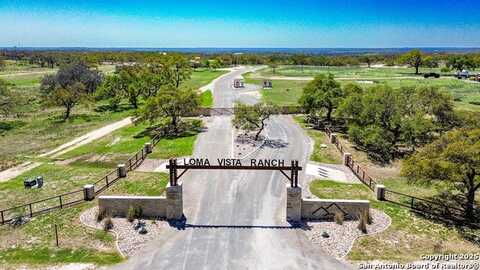 S Shapen rd, Kerrville, TX 78028