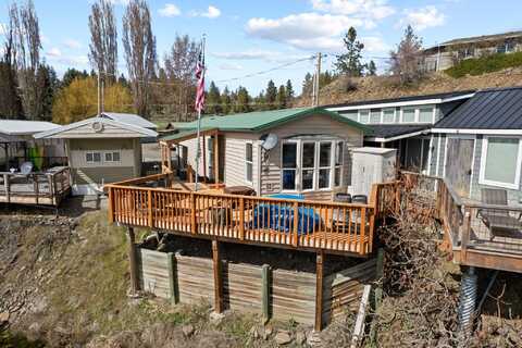 18617 W Williams Lake Rd, Cheney, WA 99004