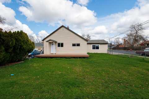 3701 N Lidgerwood St, Spokane, WA 99207