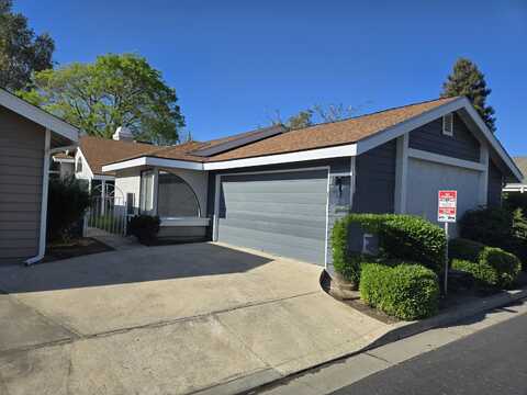 1341 E Vassar Drive, Visalia, CA 93291