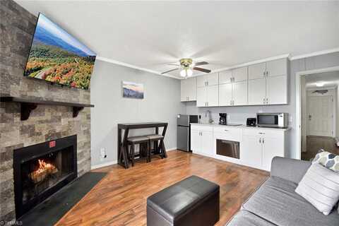 301 Pinnacle Inn Road, Beech Mountain, NC 28604