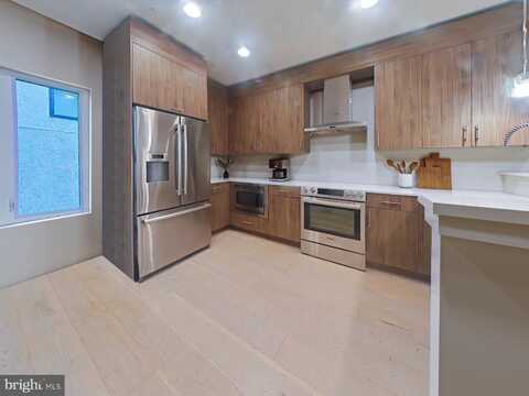 702 N FRONT STREET, PHILADELPHIA, PA 19123