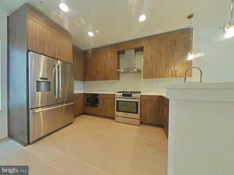 702 N FRONT STREET, PHILADELPHIA, PA 19123
