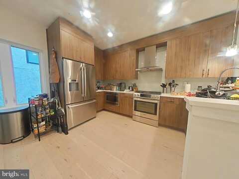 702 N FRONT STREET, PHILADELPHIA, PA 19123