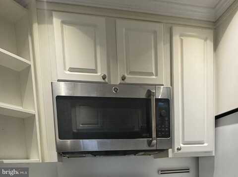 901 N MONROE STREET, ARLINGTON, VA 22201