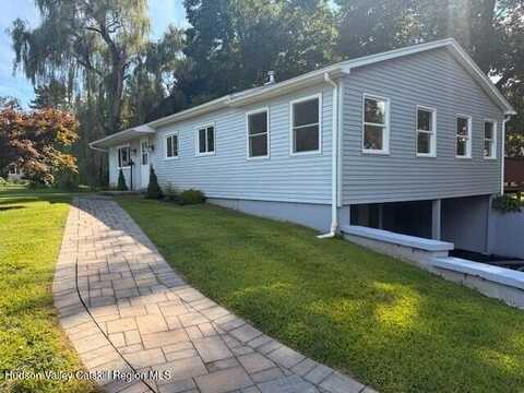 16 Trinity Place, Rhinebeck, NY 12572
