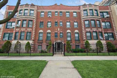 6801 S. Paxton Avenue, Chicago, IL 60649