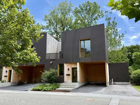 12 River Run, Williamstown, MA 01267