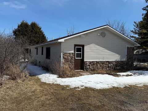 42 N Osprey LN, Hessel, MI 49745