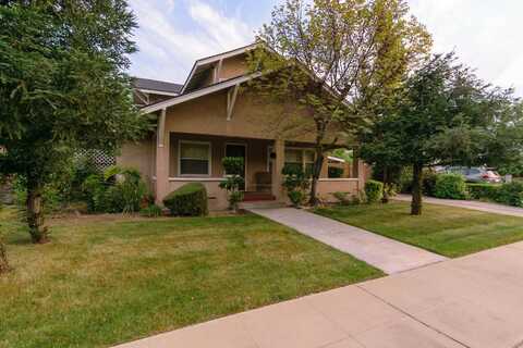 718 Clinton Avenue E, Fresno, CA 93704