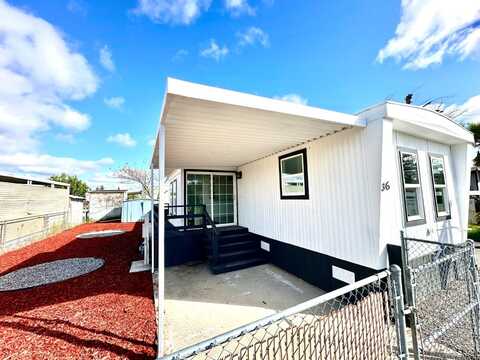 7676 Fresno Street N, Fresno, CA 93720