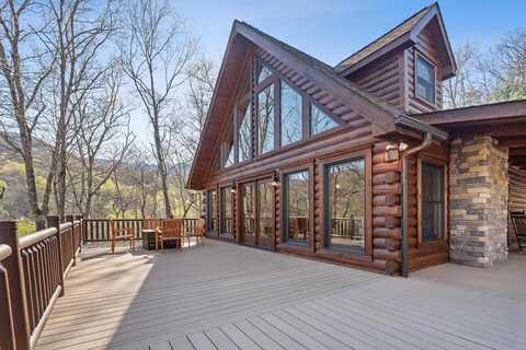147 Diamond Falls Blvd., Franklin, NC 28734