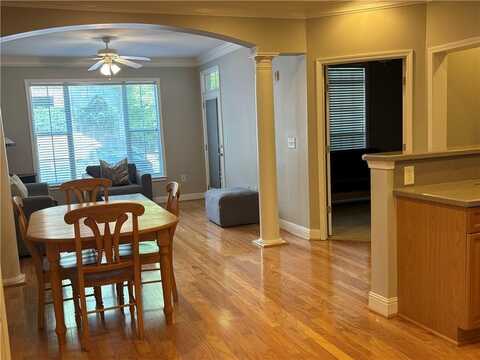 1106 Stratford Commons, Decatur, GA 30033