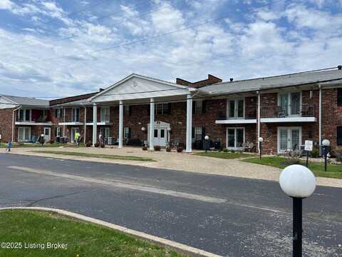 8101 Wendamoor Dr, Louisville, KY 40228