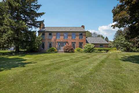 5206 Village Road, Saline, MI 48176