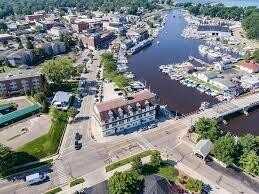 532 Dyckman Avenue, South Haven, MI 49090