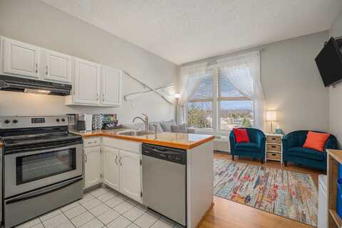 532 Dyckman Avenue, South Haven, MI 49090