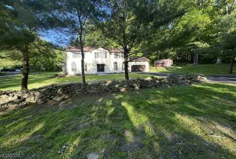 33 Huntsville Rd, Andover, NJ 07860