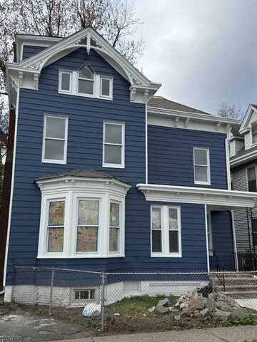 15 Winthrop Ter, East Orange, NJ 07018
