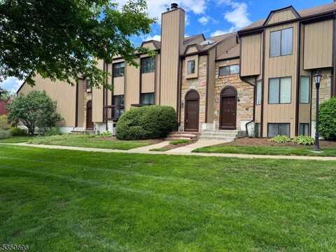 46 Bennington Sq, Washington, NJ 07840