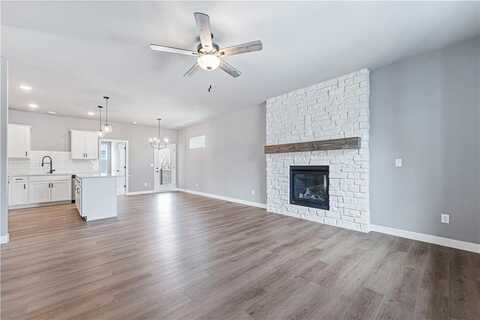 2429 NW Sunnyvale Court, Blue Springs, MO 64015