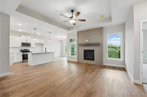 2433 NW Sunnyvale Court, Blue Springs, MO 64015