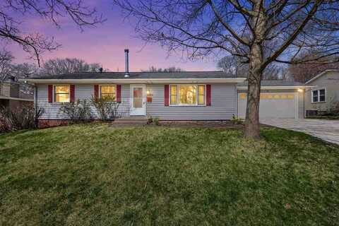 2934 E Washington St, IowaCity, IA 52245