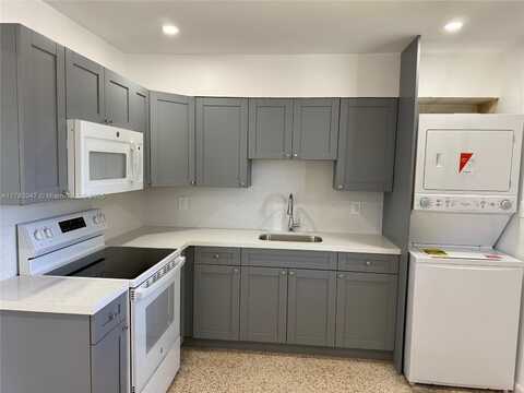 925 SW 1st St, Florida City, FL 33034