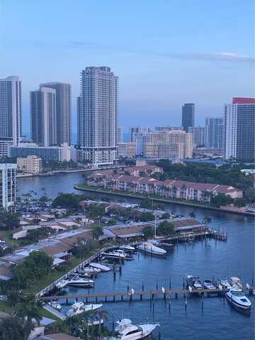 2500 Parkview Dr, Hallandale Beach, FL 33009