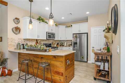 7642 Jacaranda, NAPLES, FL 34114