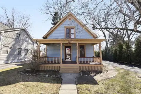 22 Elm Avenue, Carpentersville, IL 60110