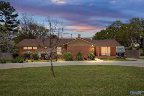 2006 Stratford Road SE, Decatur, AL 35601