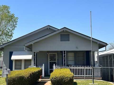 206 Rock Street, Bowie, TX 76230