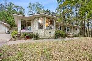 1533 Bakers Creek RD, Russellville, AR 72802