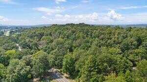 827 E Aspen LN, Russellville, AR 72802