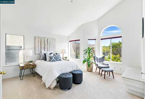 30300 Meridien Cir, Union City, CA 94587