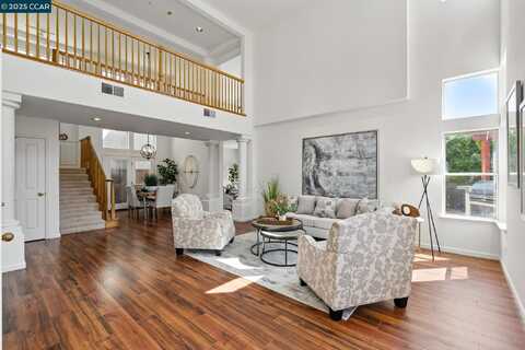 30300 Meridien Cir, Union City, CA 94587
