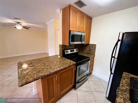 1320 NE 18th St, Fort Lauderdale, FL 33305