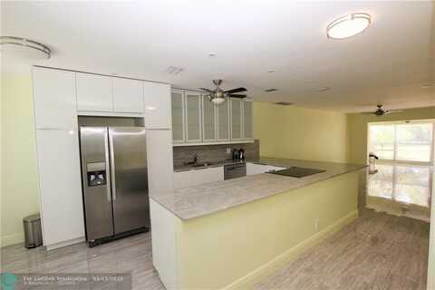 20844 Vinesta Cir, Boca Raton, FL 33433