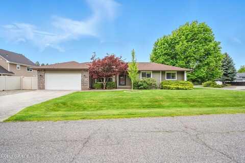 536 E Cloverleaf Dr, Hayden, ID 83835
