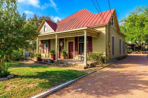 303 Austin St, Fredericksburg, TX 78624