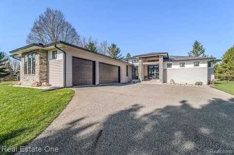 8481 Holcomb Road, Clarkston, MI 48348