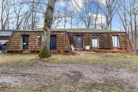 9405 SPICER Road, Brighton, MI 48116