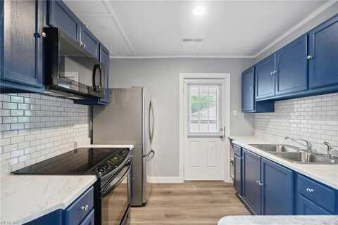 25 Pollux Circle E, Portsmouth, VA 23701