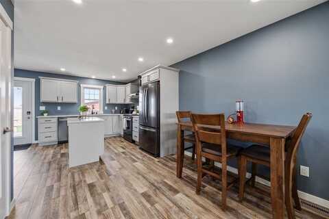 5933 Troy Mills Road, Coggon, IA 52218