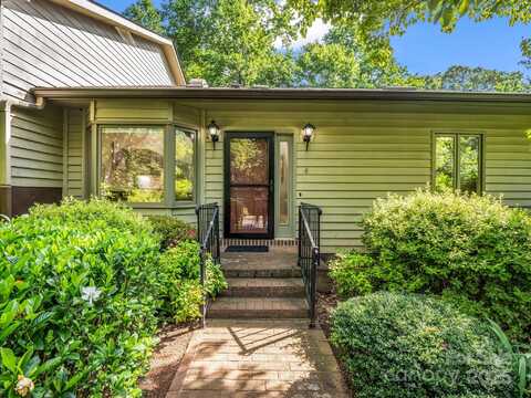 8 Hunting Country Trail, Tryon, NC 28782